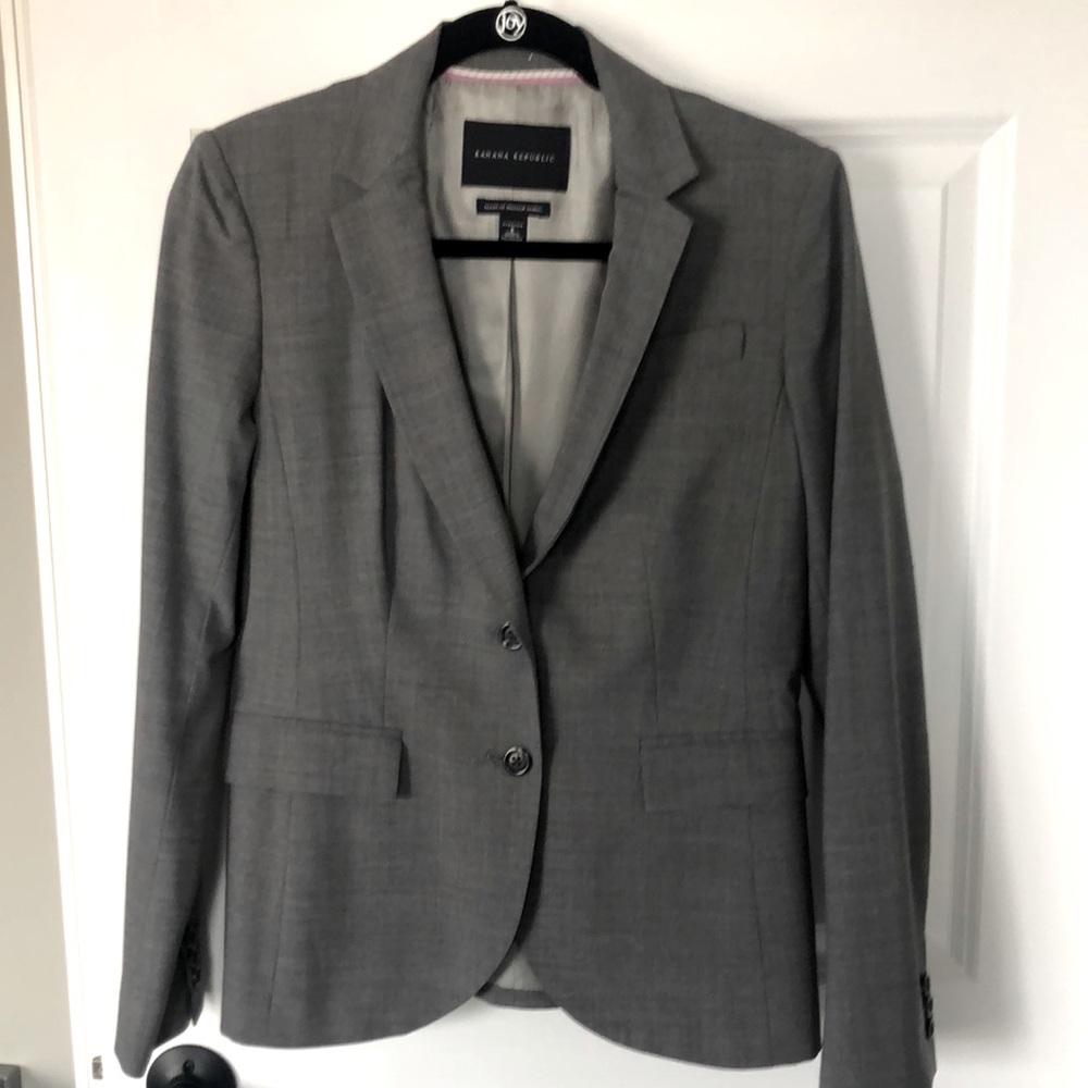 EUC Banana Republic lightweight wool blazer size 8